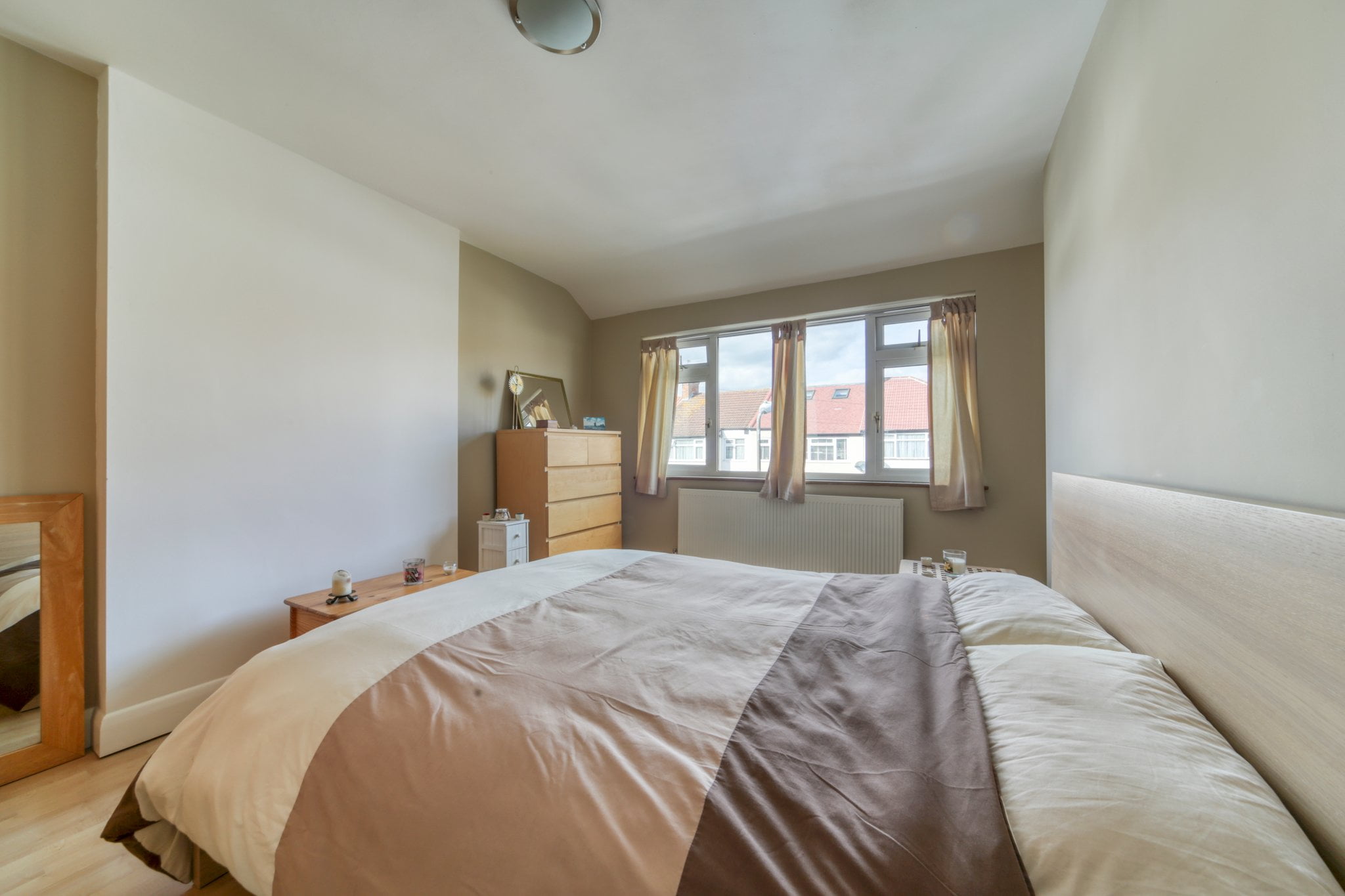 Sunnymead Avenue, Mitcham, CR4 Truuli