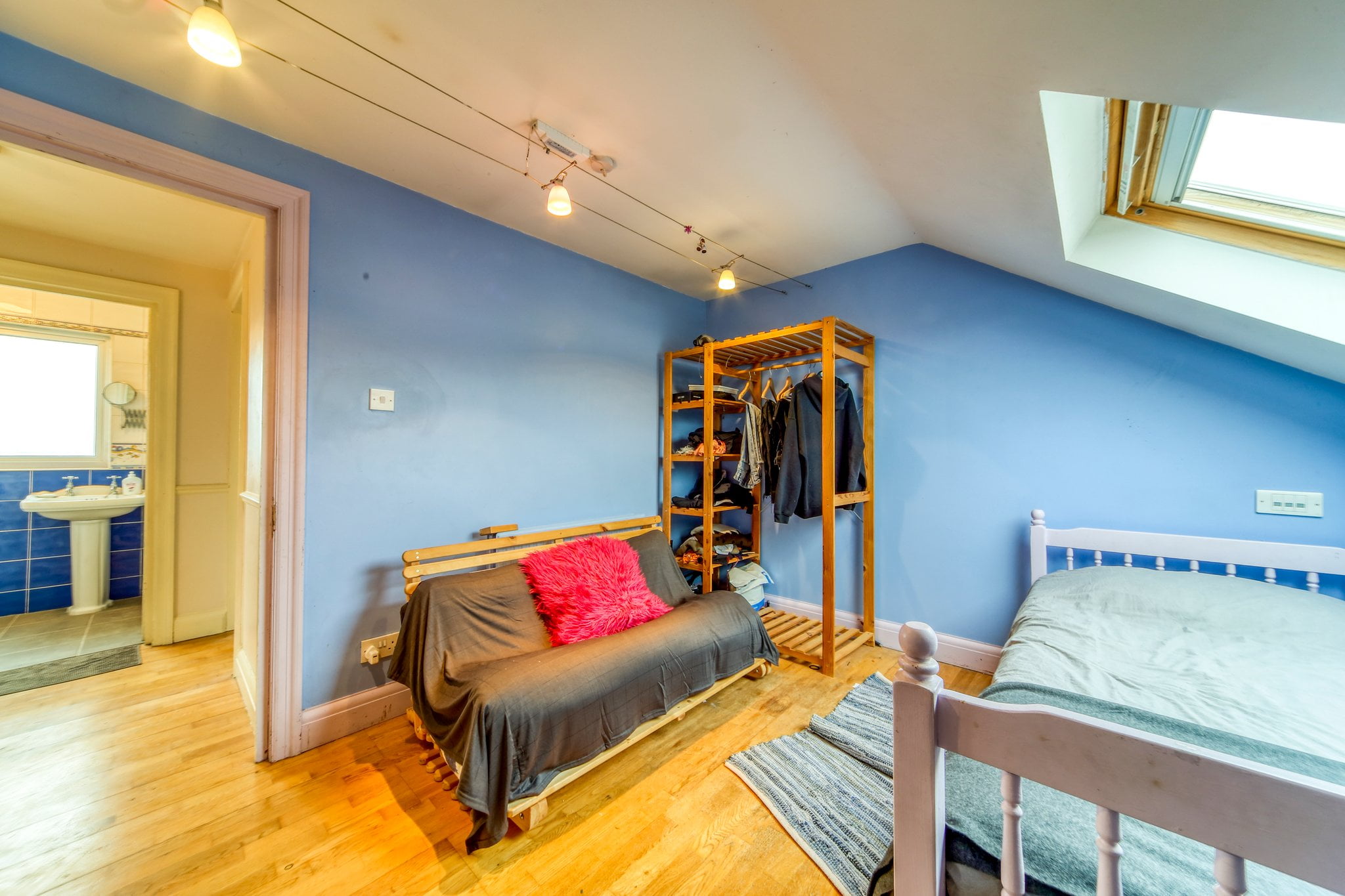 Howden Road, London, SE25 Truuli