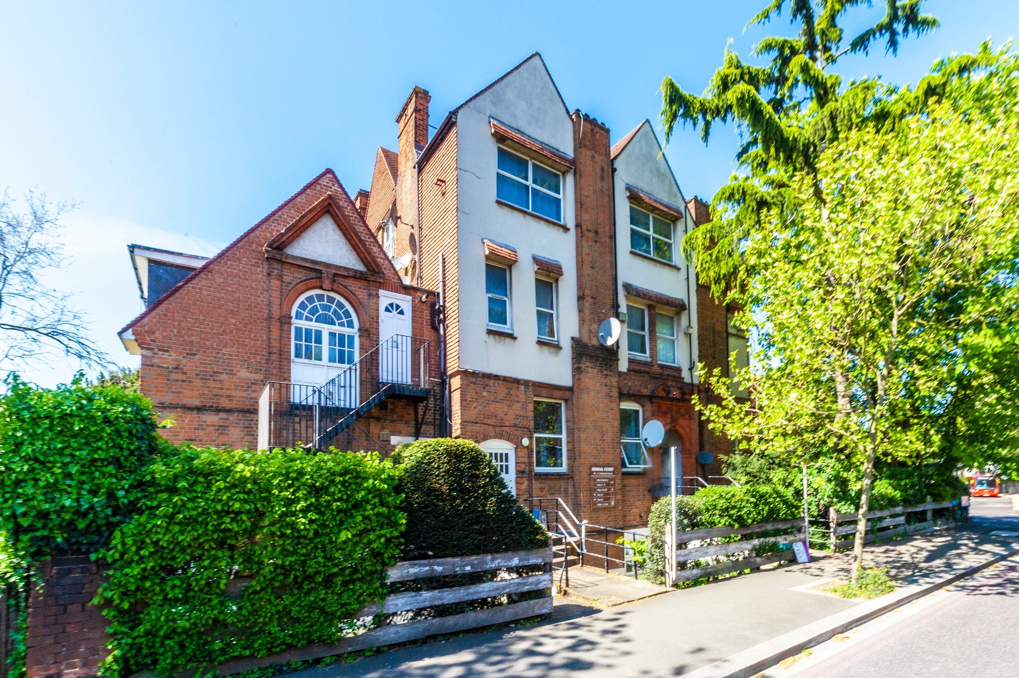 Ambleside Avenue, London, SW16 Truuli