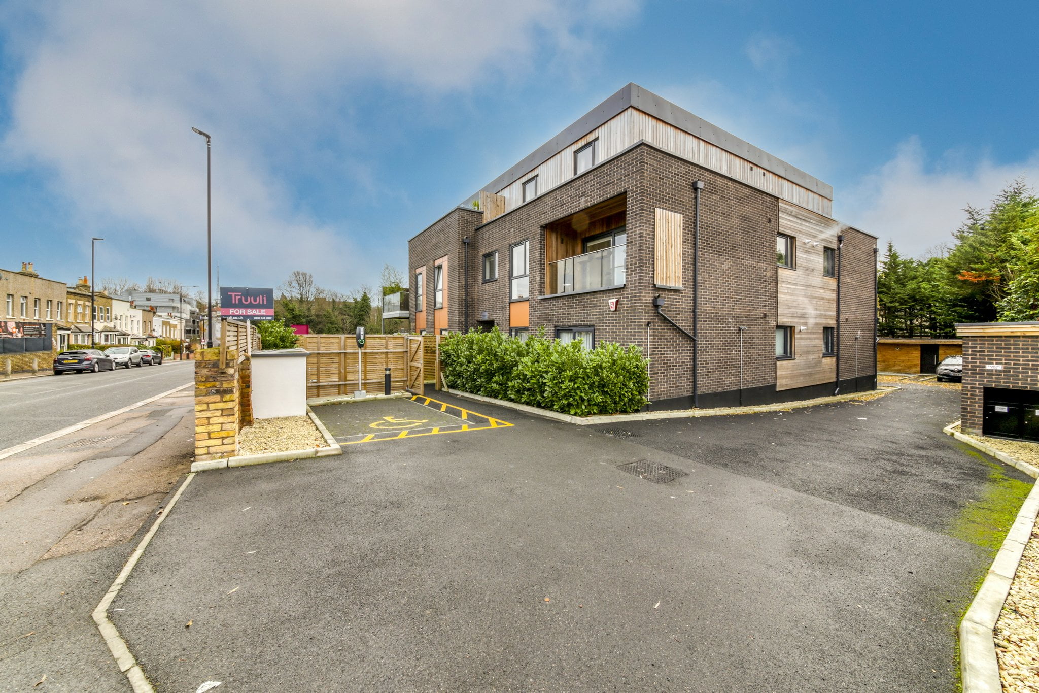 Crown Dale, London, SE19 Truuli