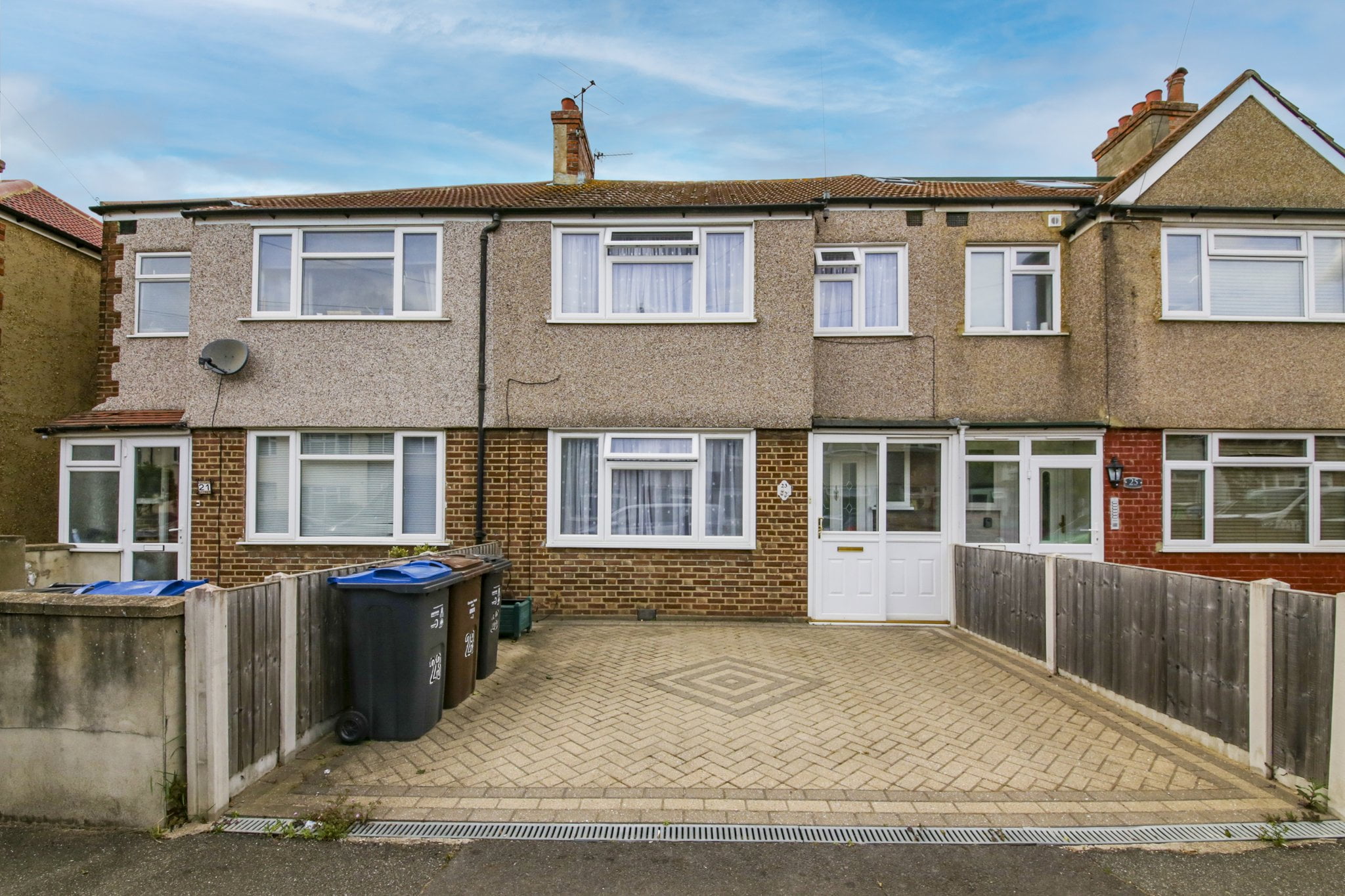 Sunnymead Avenue, Mitcham, CR4 Truuli