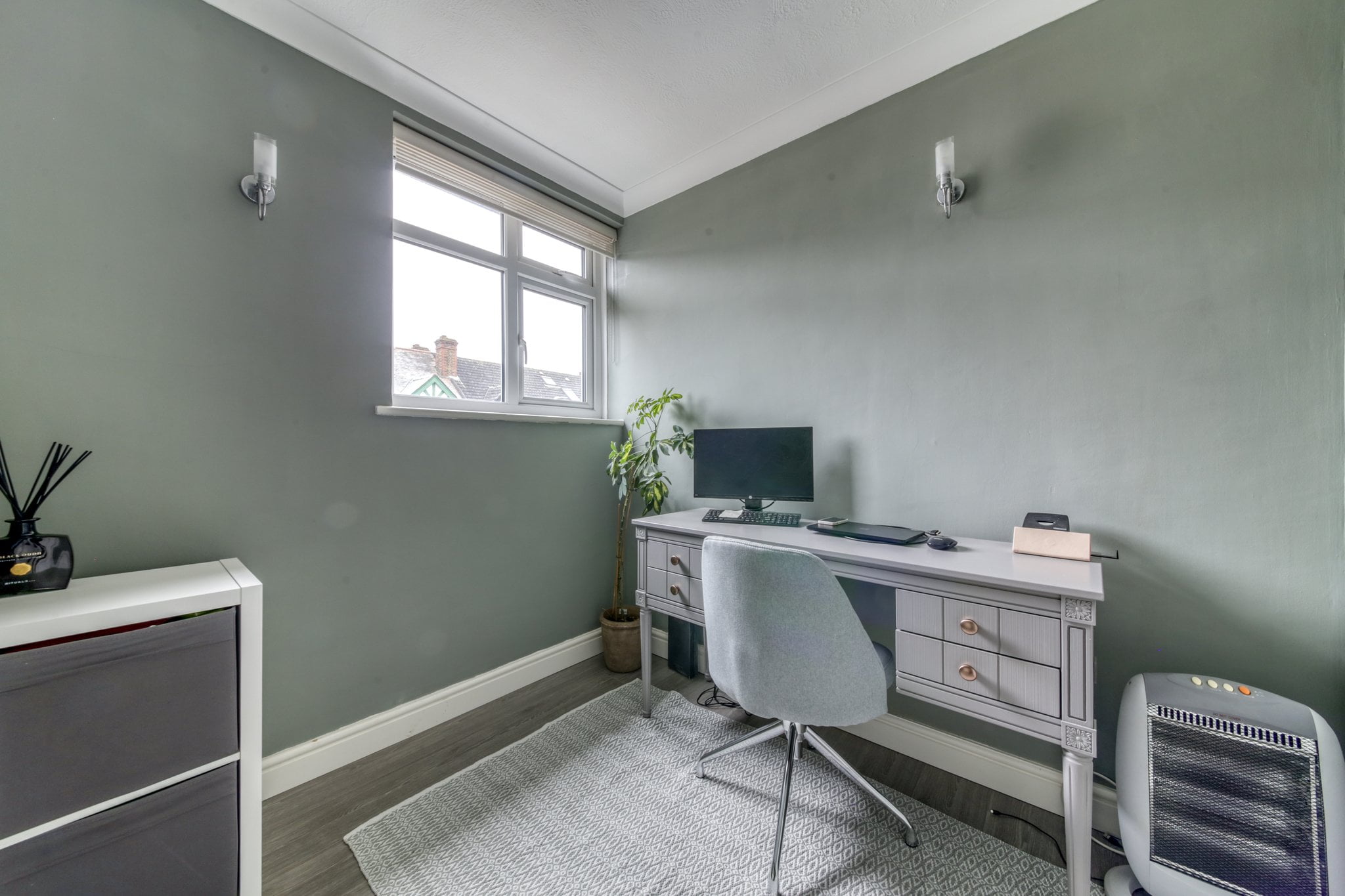 Godalming Avenue, Wallington, SM6 Truuli