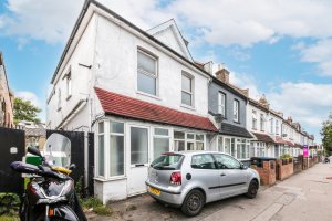 Parchmore Road, Thornton Heath, CR7