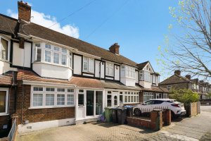 Chestnut Grove, Mitcham, CR4